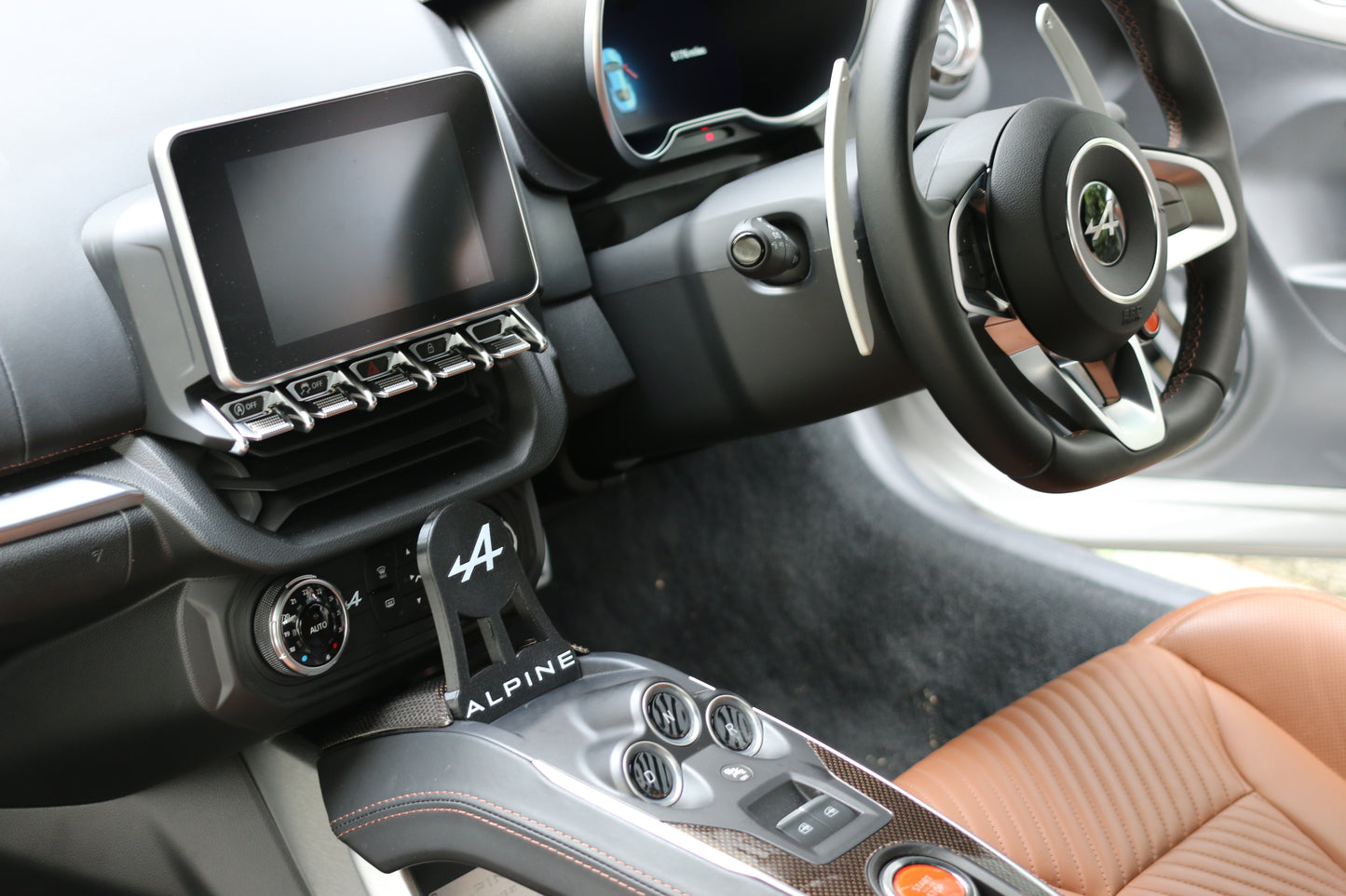 Alpine A110 MagSafe Charger Phone Holder
