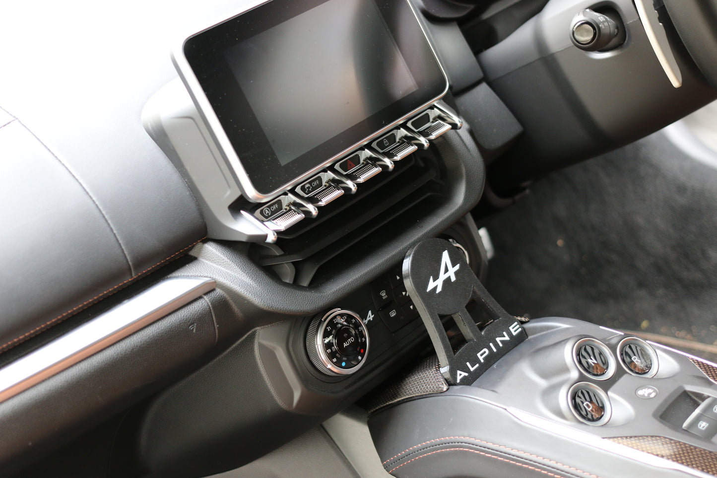 Alpine A110 MagSafe Charger Phone Holder