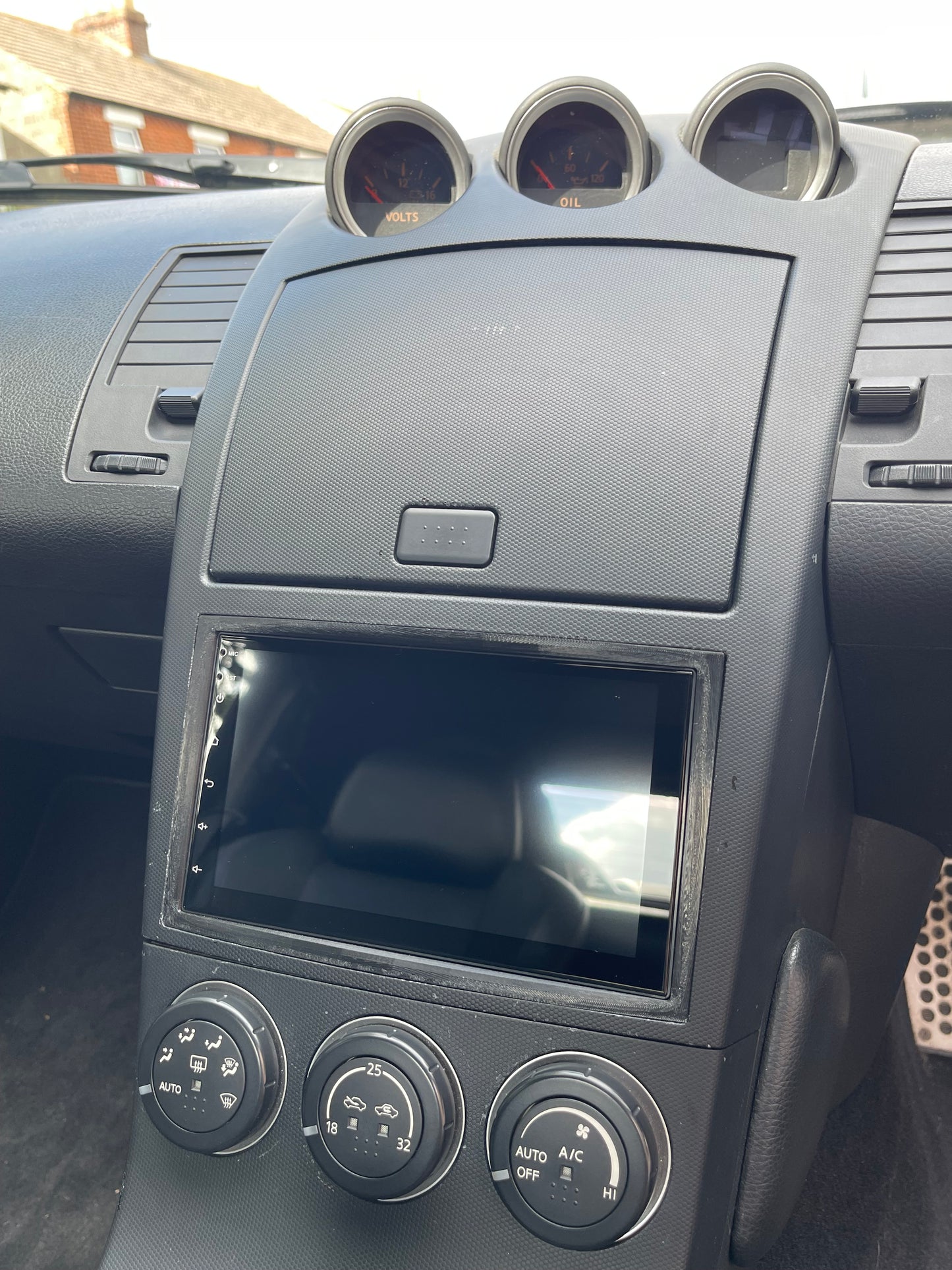 Nissan 350Z VoltMount Screen Wireless CarPlay Android Auto