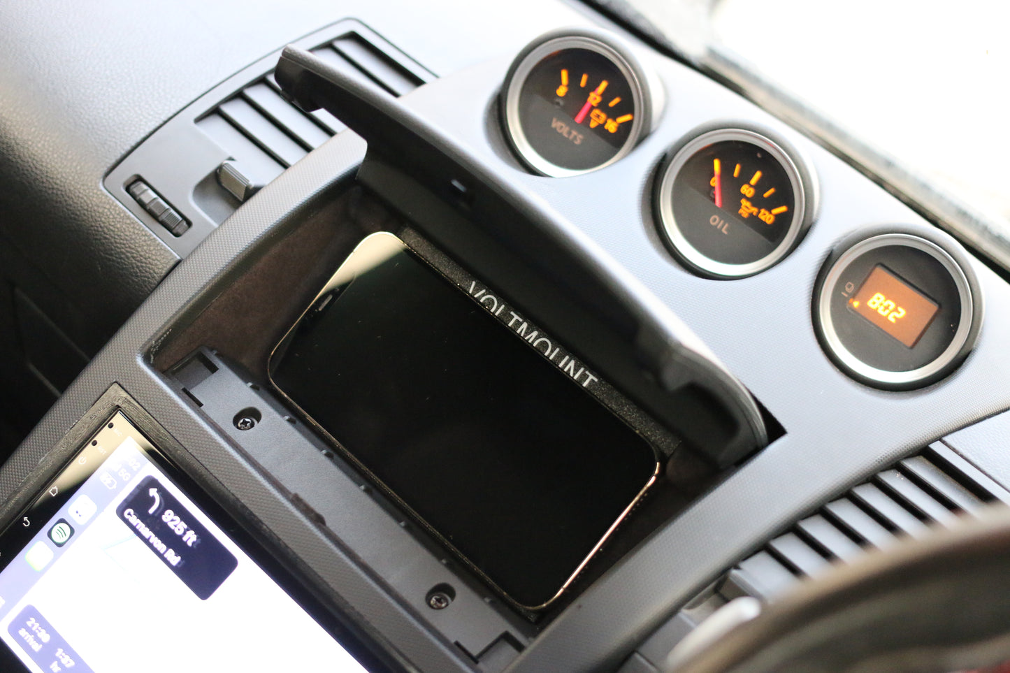 Nissan 350Z MagSafe Charger Phone Mount Holder