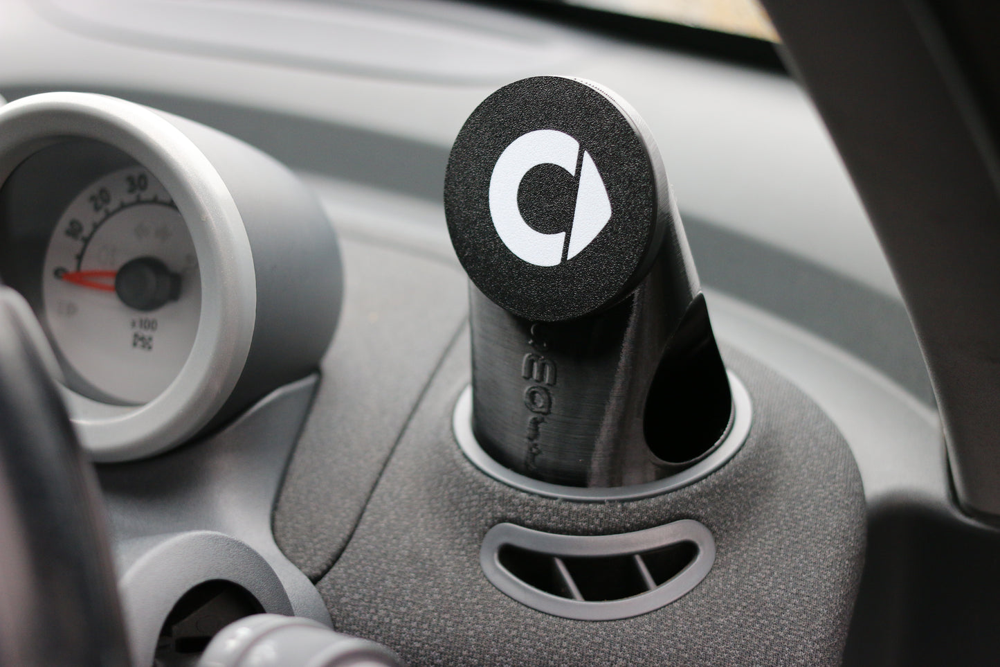 Smart Roadster MagSafe Charger Phone Holder
