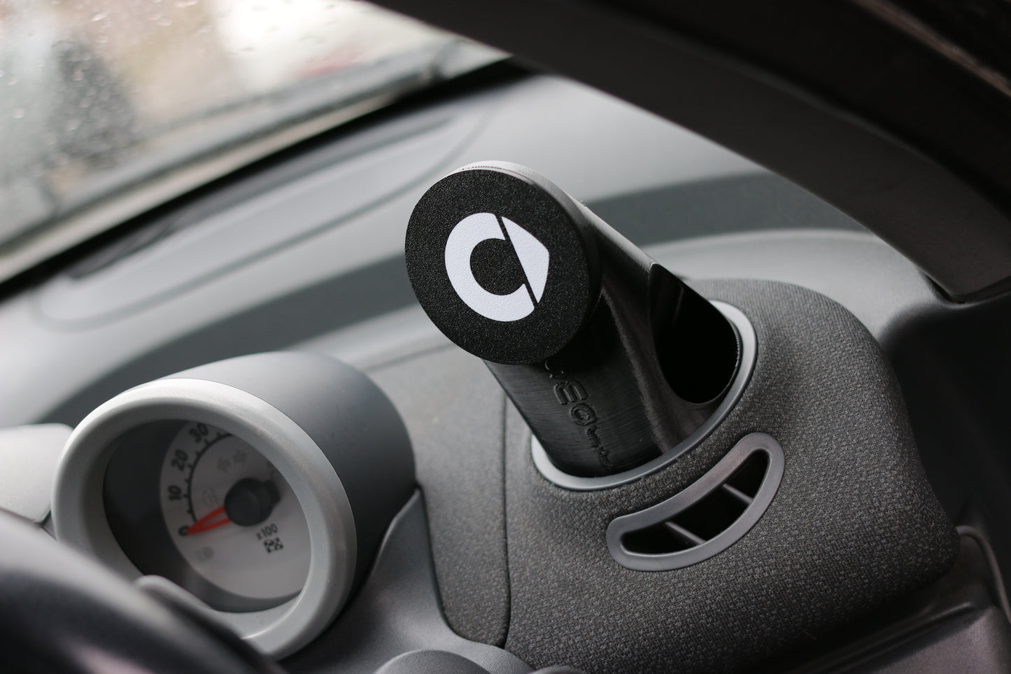 Smart Roadster MagSafe Charger Phone Holder
