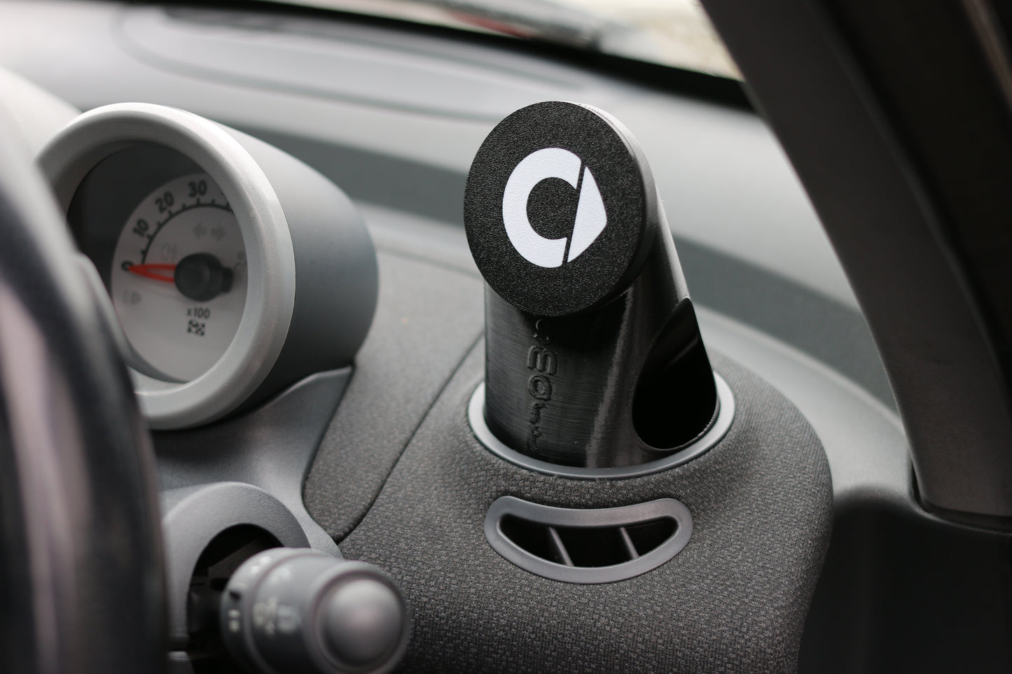 Smart Roadster MagSafe Charger Phone Holder