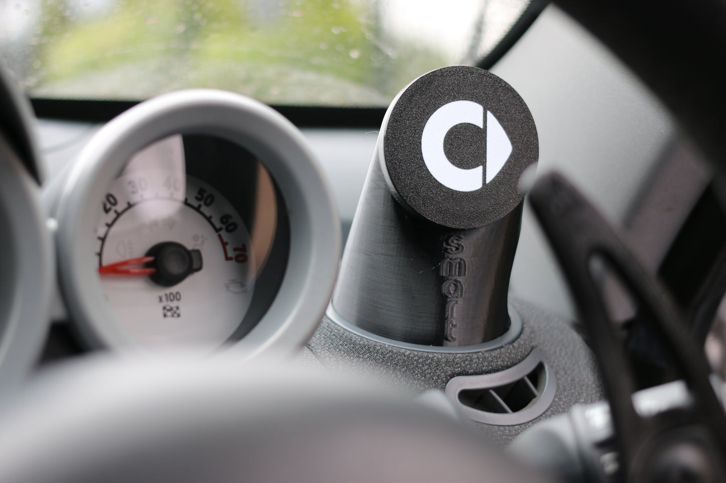 Smart Roadster MagSafe Charger Phone Holder