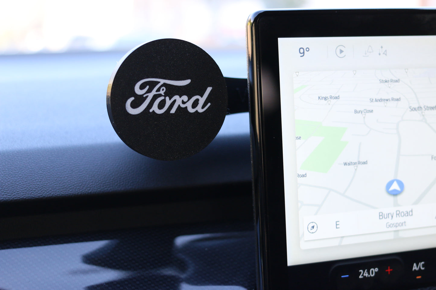 Ford Focus 2021- VoltMount MagSafe Charger Phone Holder