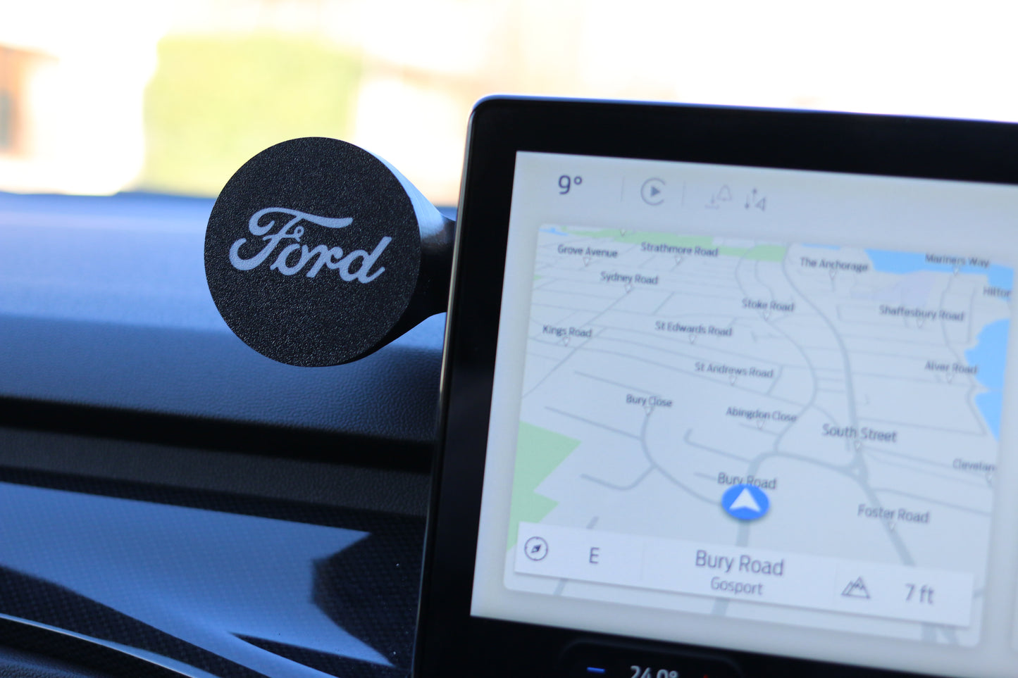 Ford Focus 2021- VoltMount MagSafe Charger Phone Holder