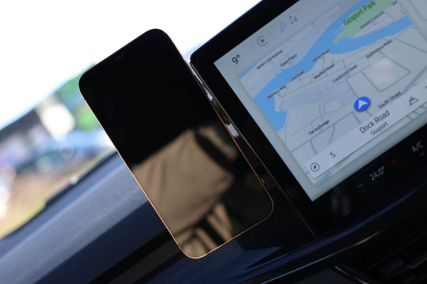 Ford Focus 2021- VoltMount MagSafe Charger Phone Holder