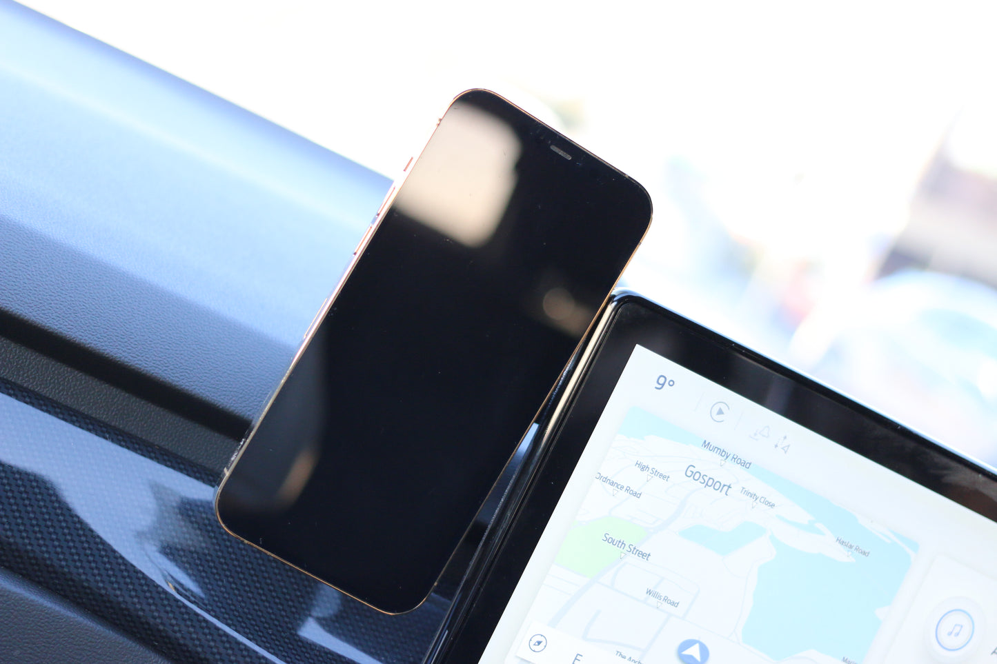 Ford Focus 2021- VoltMount MagSafe Charger Phone Holder