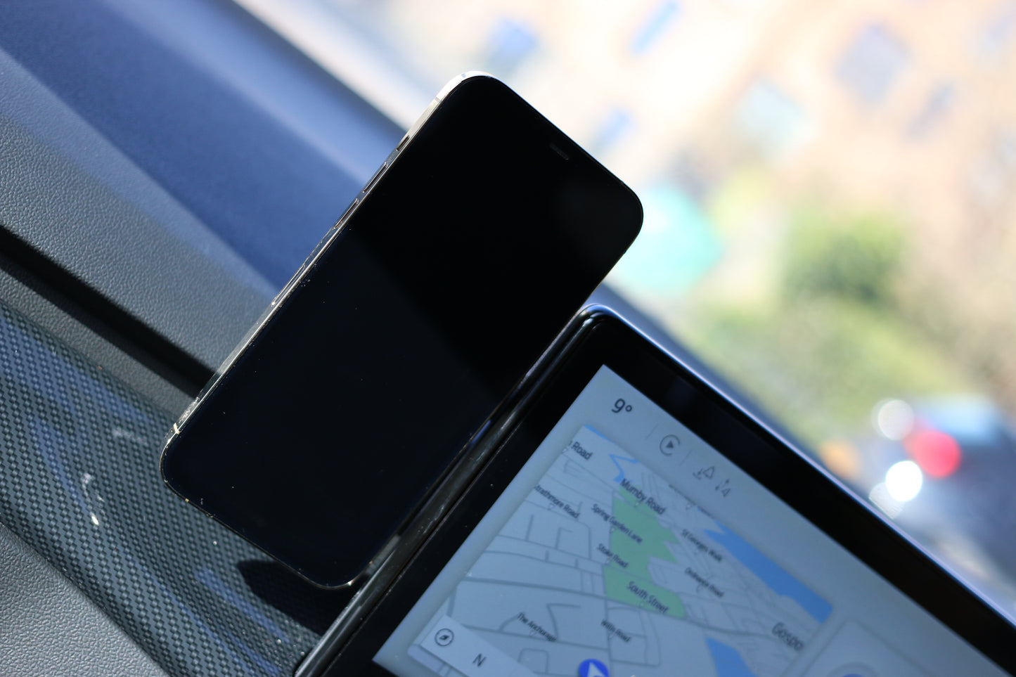 Ford Focus 2021- VoltMount MagSafe Charger Phone Holder