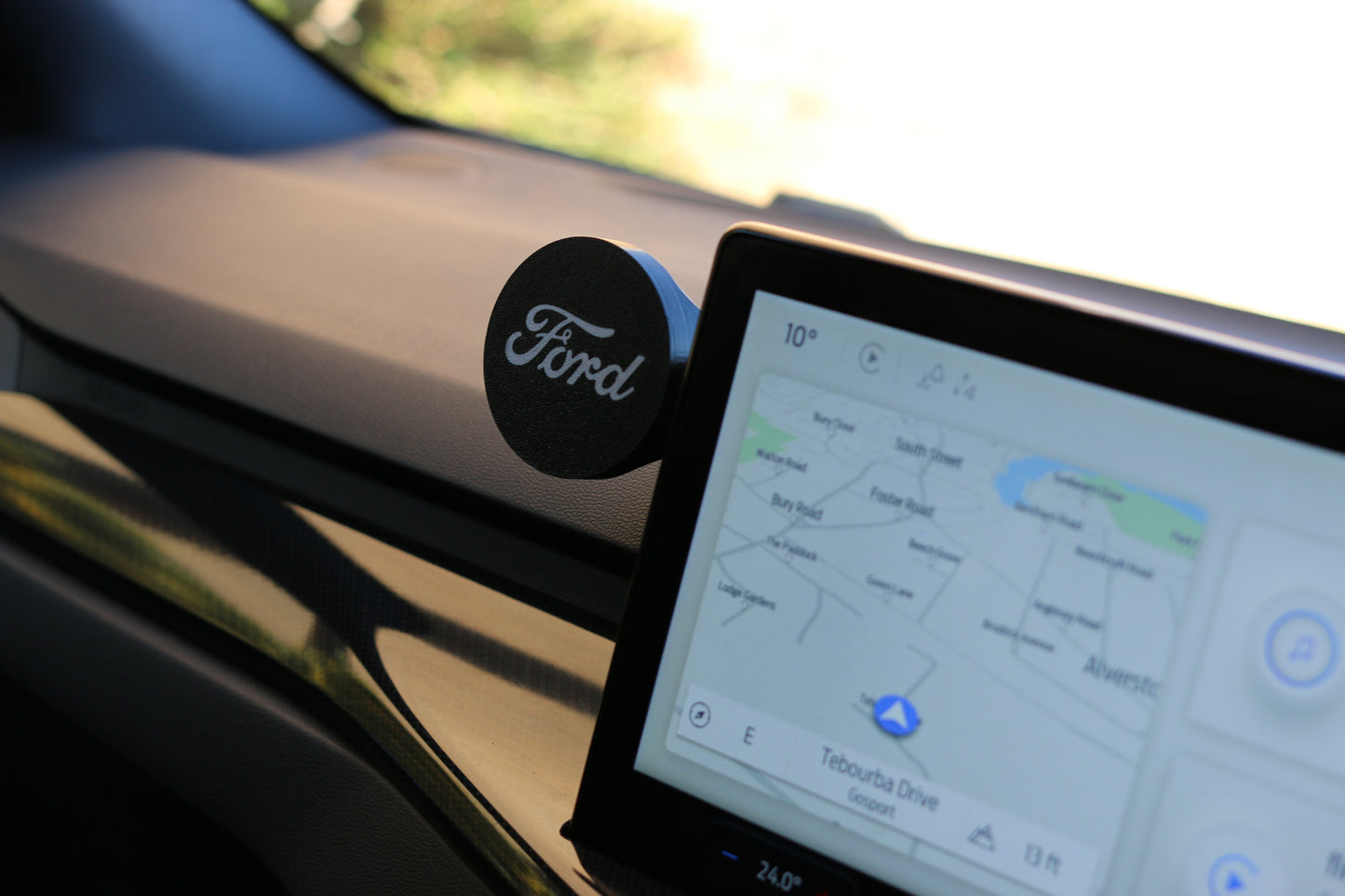 Ford Focus 2021- VoltMount MagSafe Charger Phone Holder