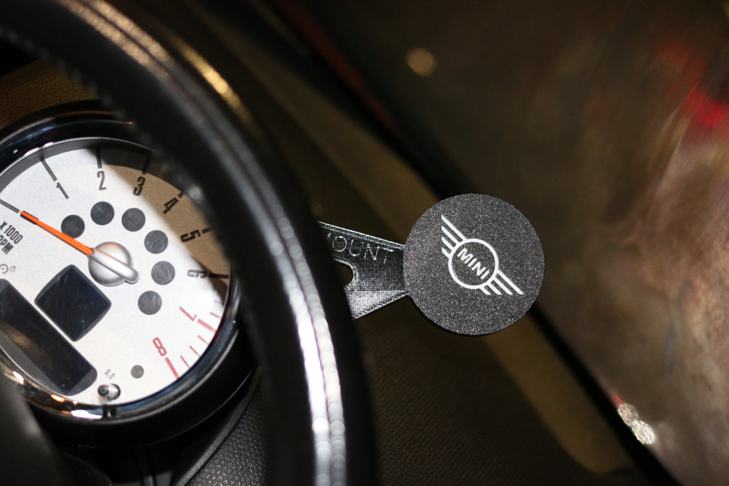 Mini Cooper Countryman R60 Rev Counter MagSafe Charger Phone Holder