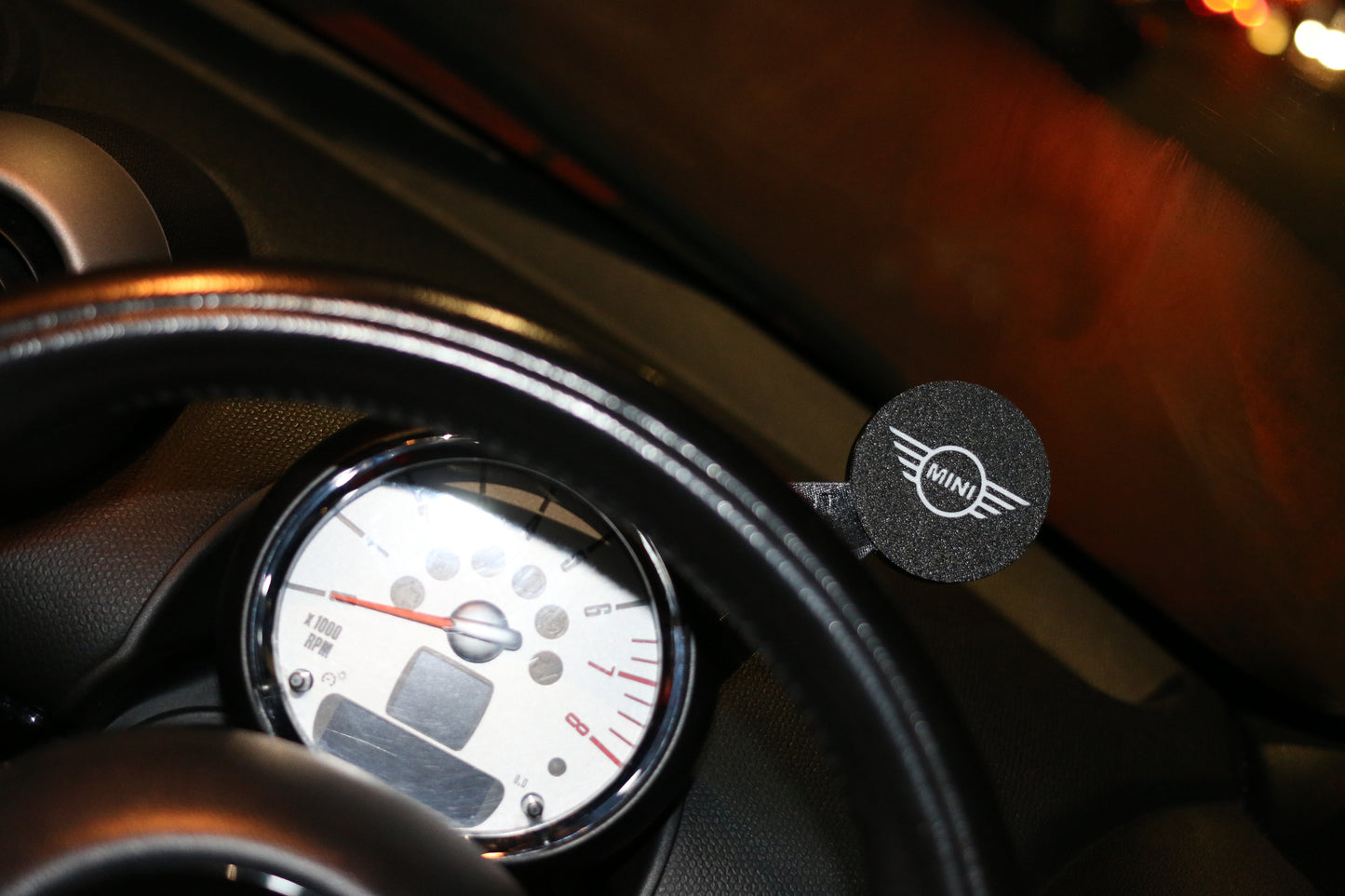 Mini Cooper Countryman R60 Rev Counter MagSafe Charger Phone Holder