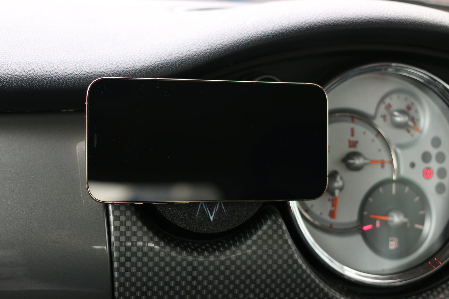 Mini Cooper R50 MagSafe Charger Phone Holder