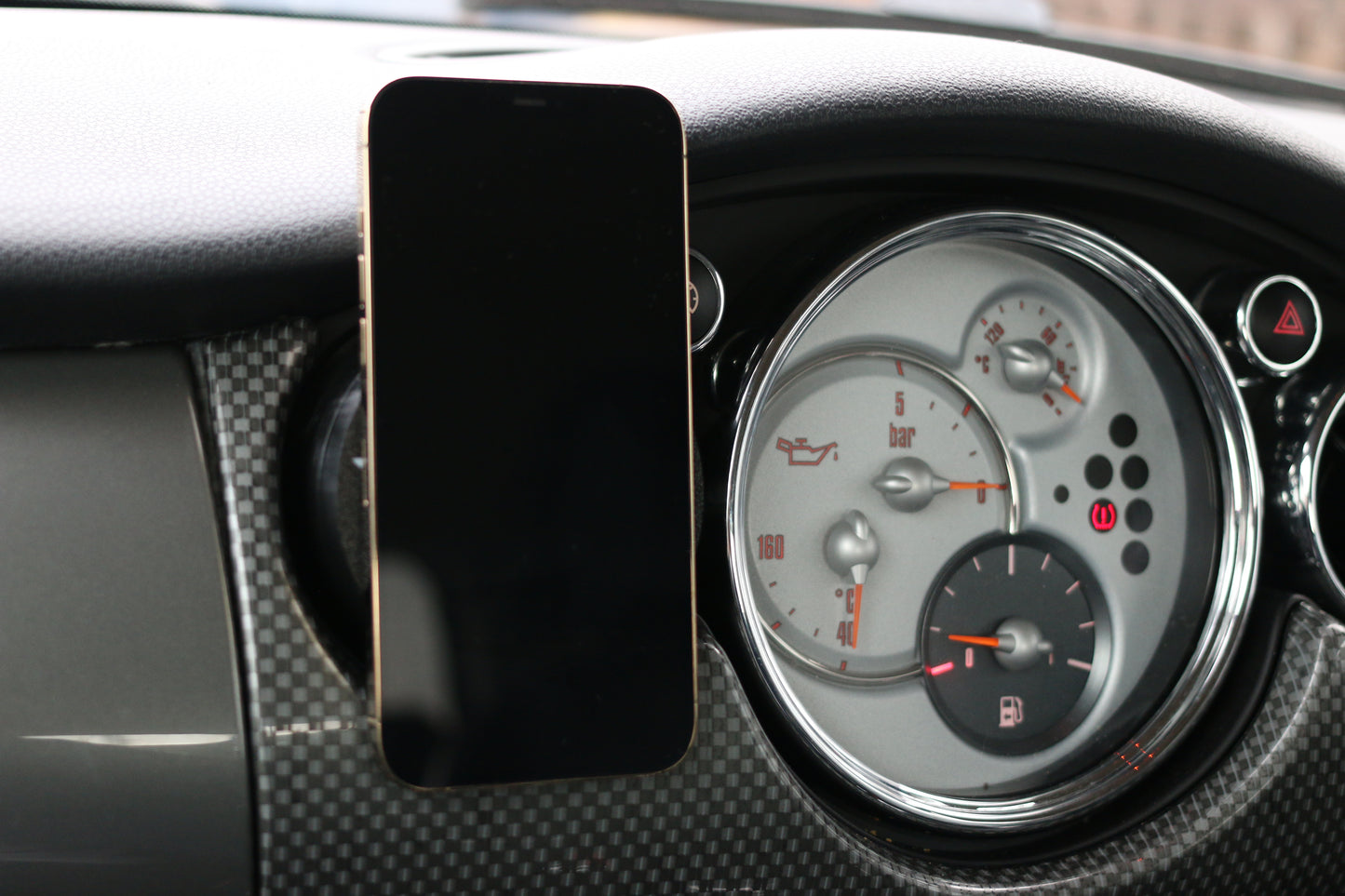 Mini Cooper R50 MagSafe Charger Phone Holder