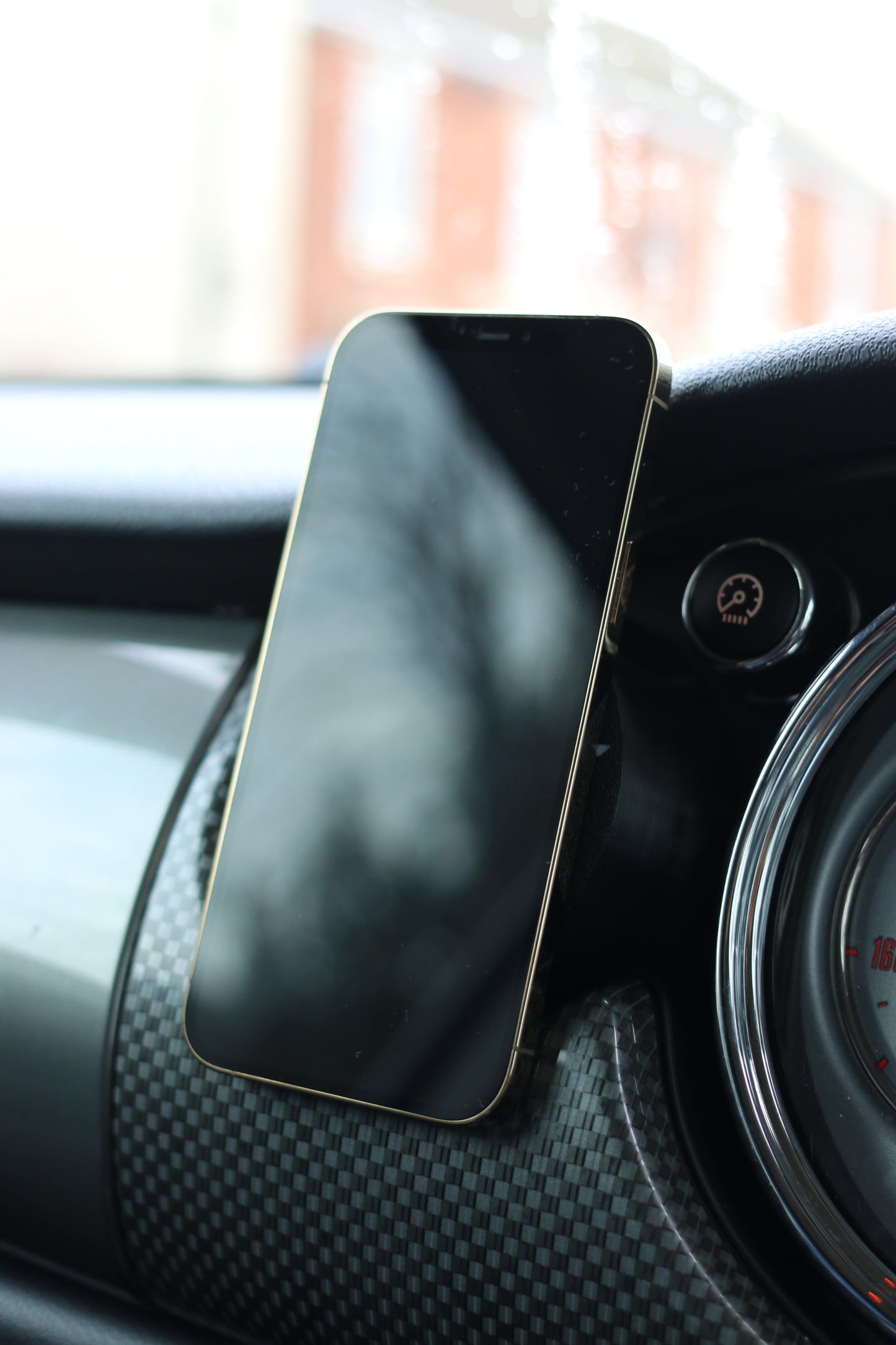 Mini Cooper R50 MagSafe Charger Phone Holder