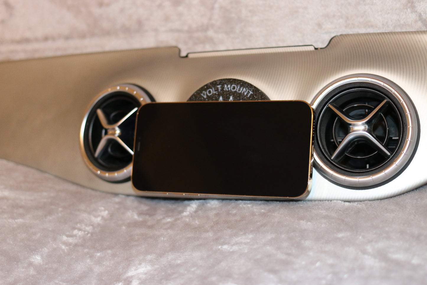 Mercedes A-Class CLA GLA 2013-2018 W176 X156 W117 C117 X117 MagSafe Charger Phone Holder