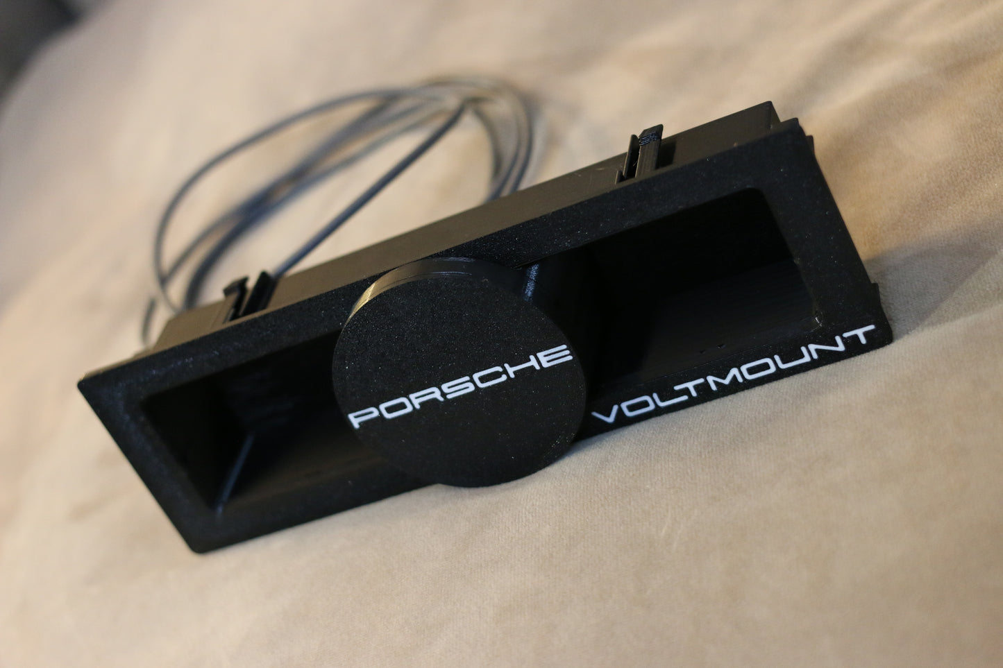 911 996 Carrera MagSafe Charger Phone Holder