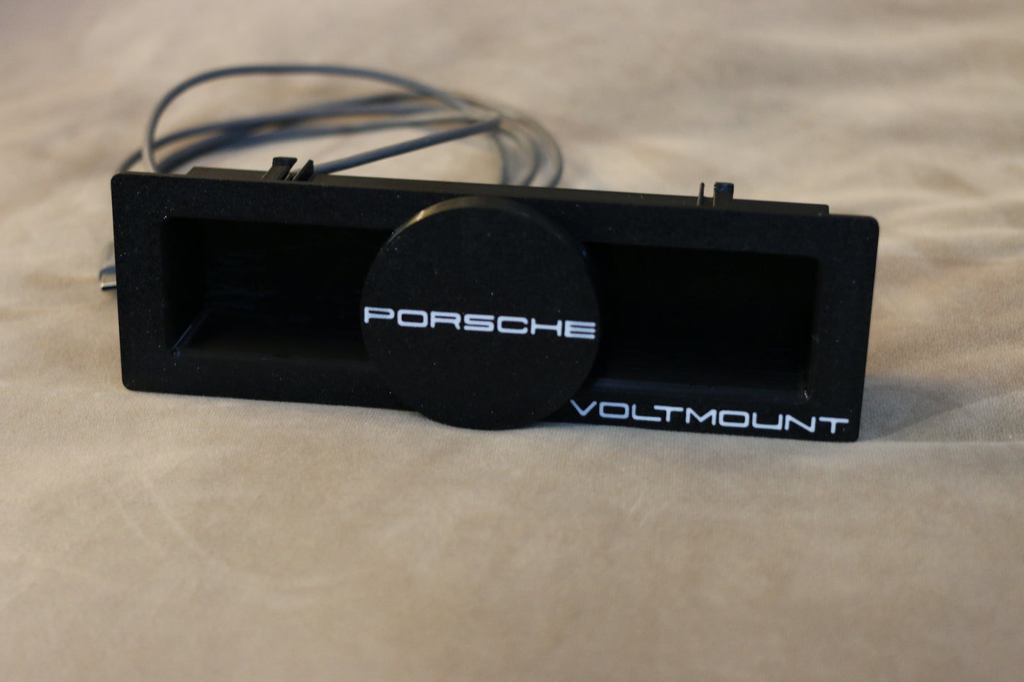 911 996 Carrera MagSafe Charger Phone Holder