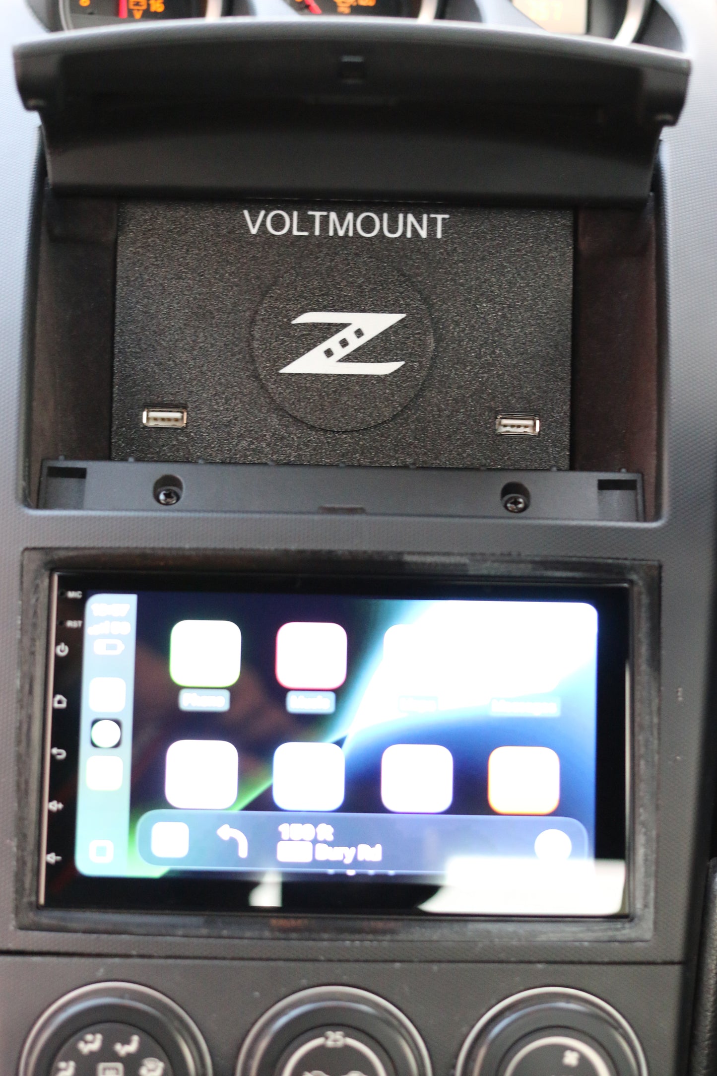 Nissan 350Z MagSafe Charger Phone Mount Holder
