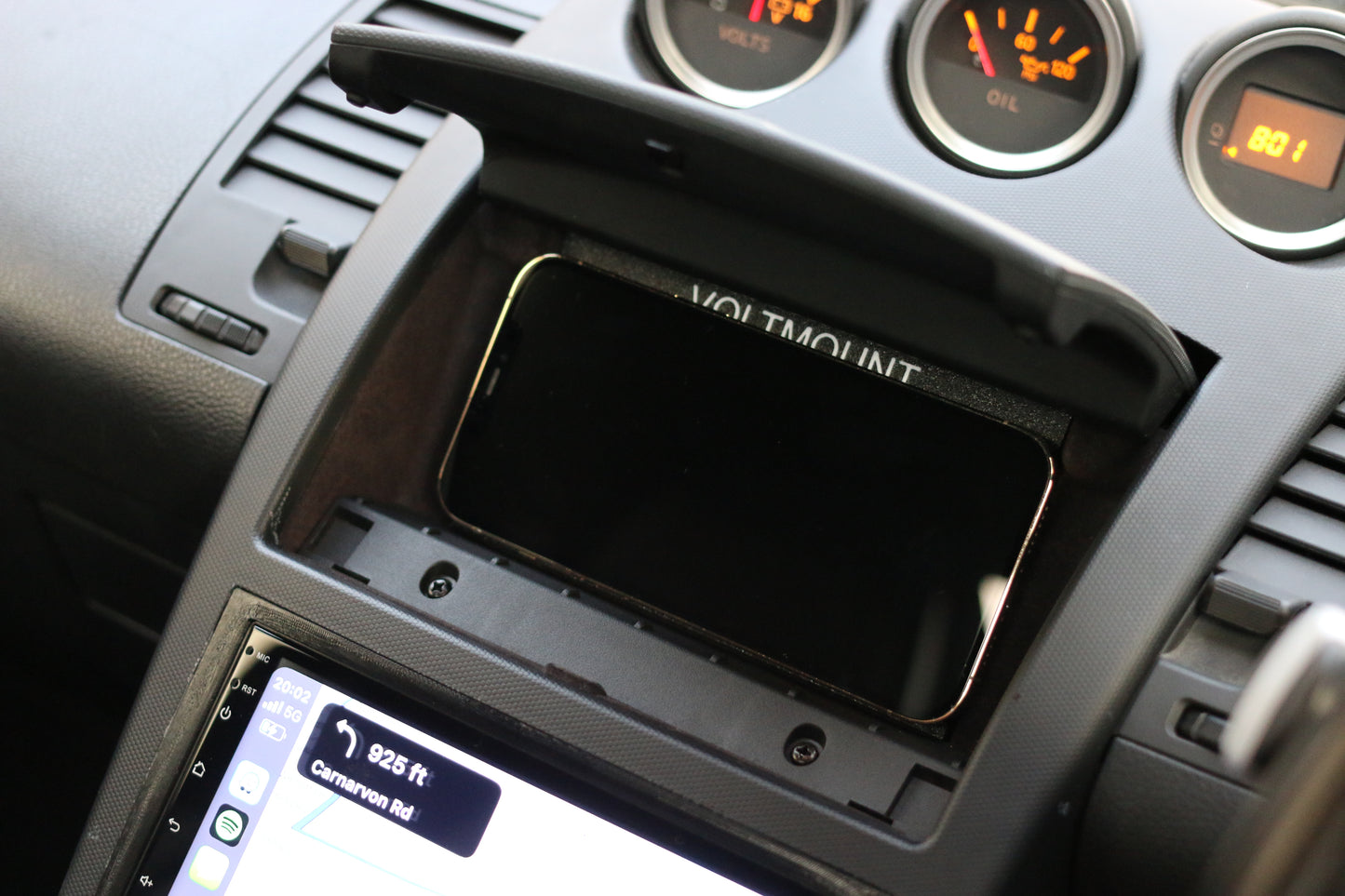Nissan 350Z MagSafe Charger Phone Mount Holder