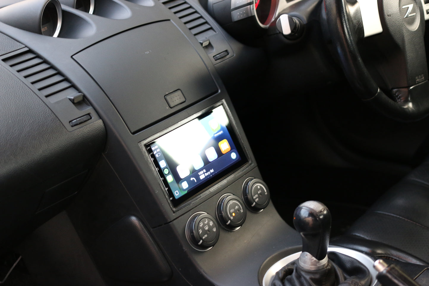 Nissan 350Z MagSafe Charger Phone Mount Holder