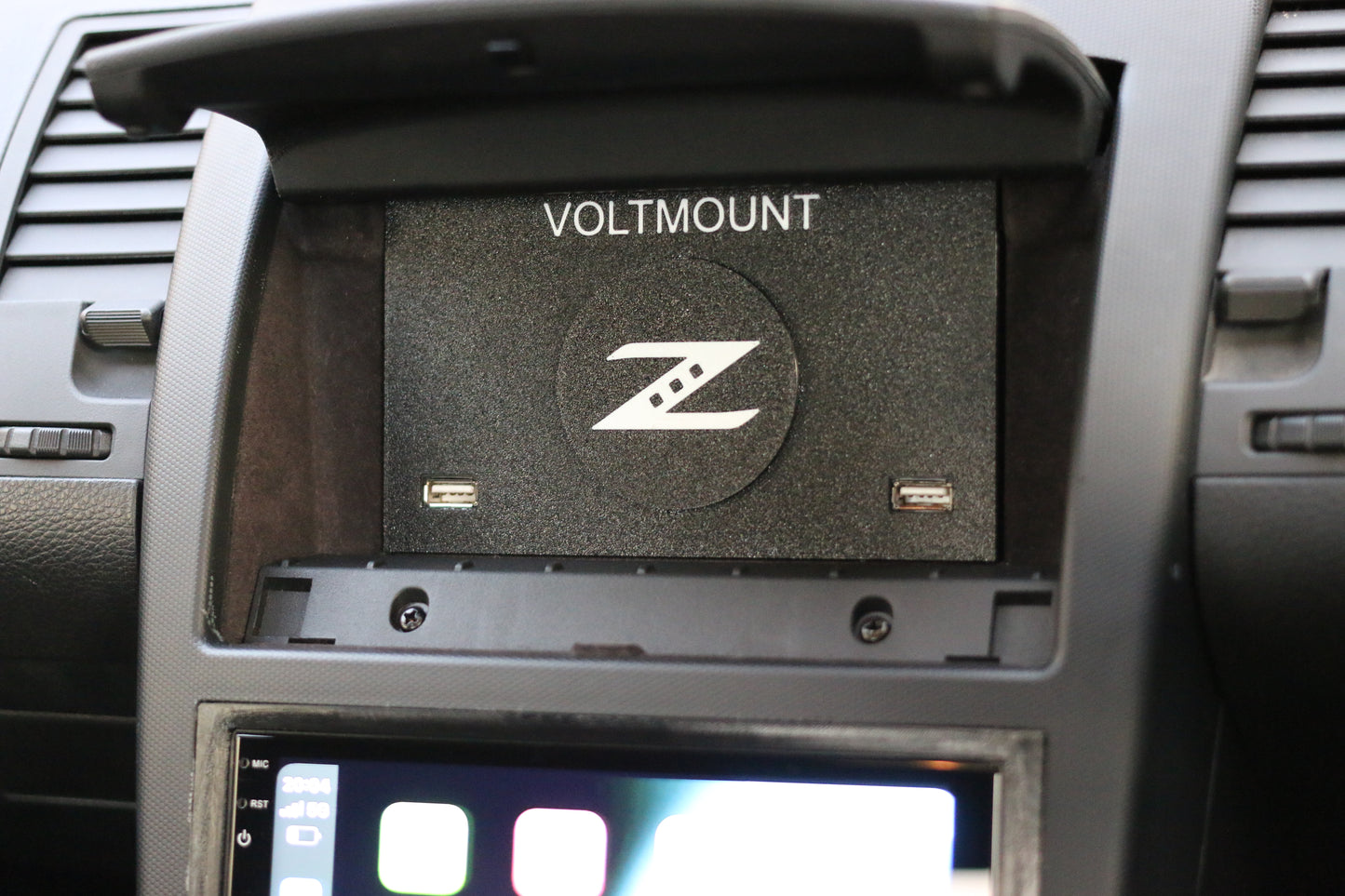 Nissan 350Z MagSafe Charger Phone Mount Holder