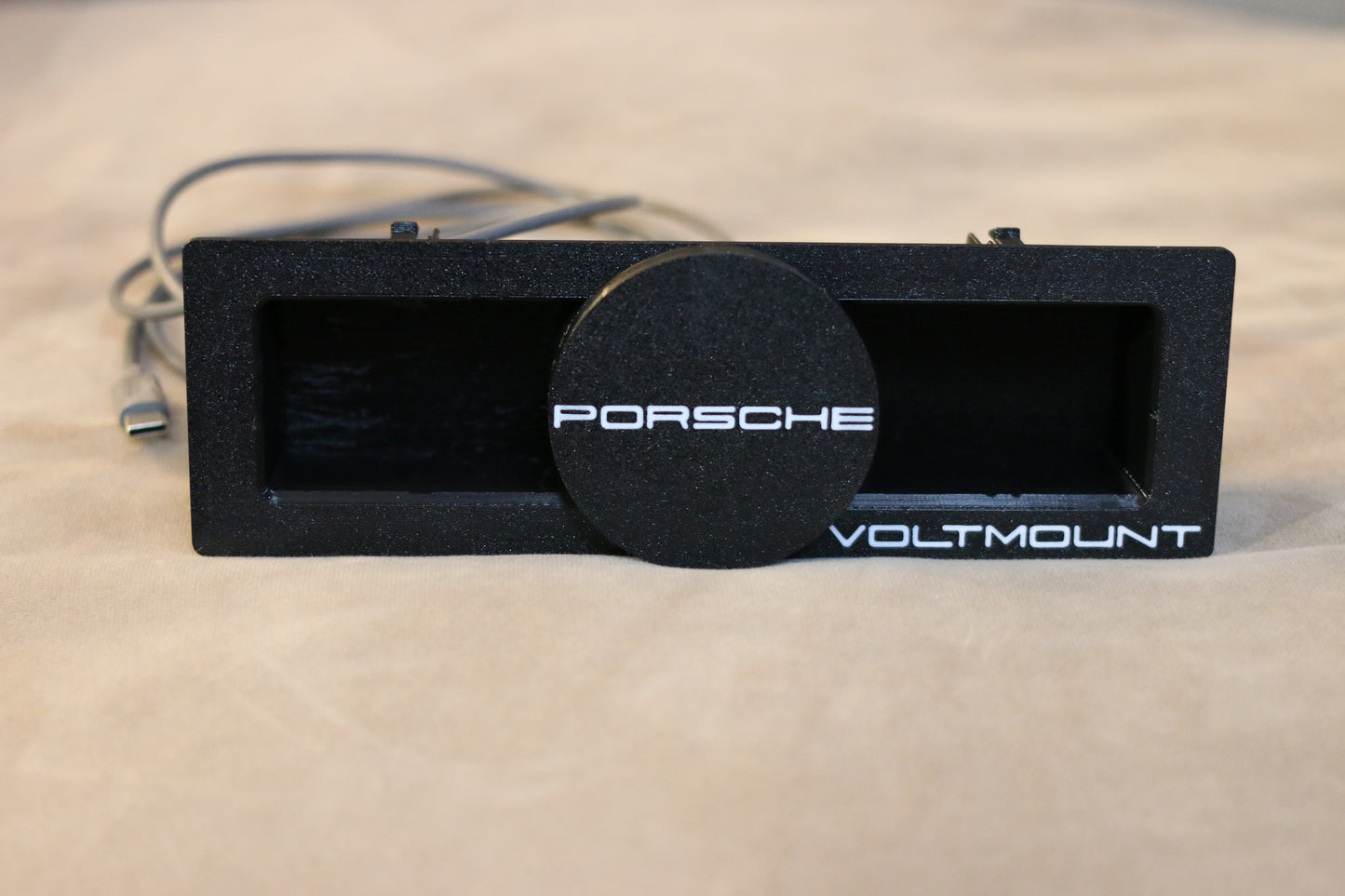 911 996 Carrera MagSafe Charger Phone Holder