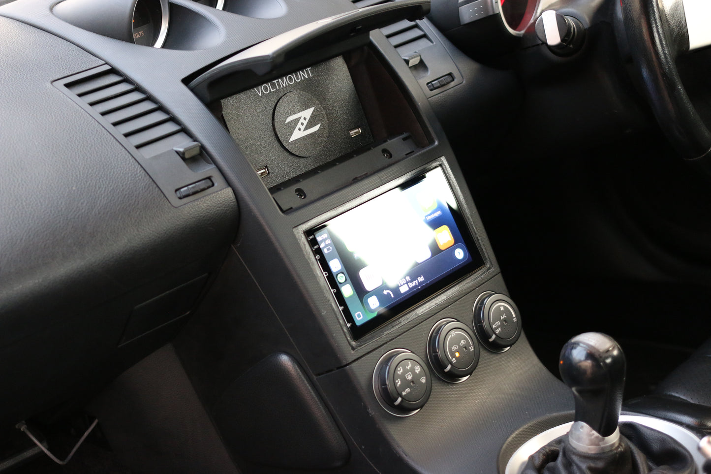 Nissan 350Z MagSafe Charger Phone Mount Holder