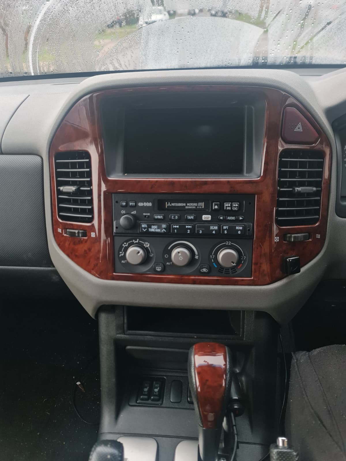 Mitsubishi Shogun Pajero CarPlay Android Auto Screen V60 V70 3rd Gen 1999 - 2006