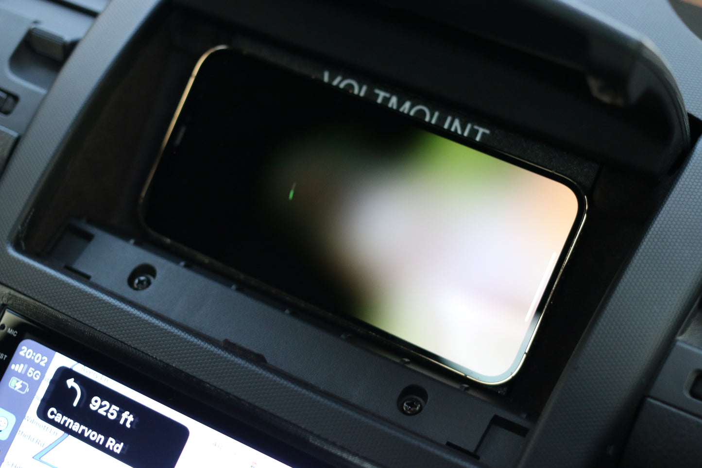 Nissan 350Z MagSafe Charger Phone Mount Holder