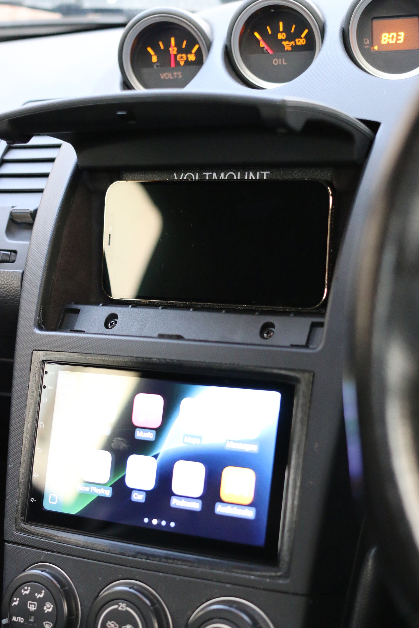 Nissan 350Z MagSafe Charger Phone Mount Holder