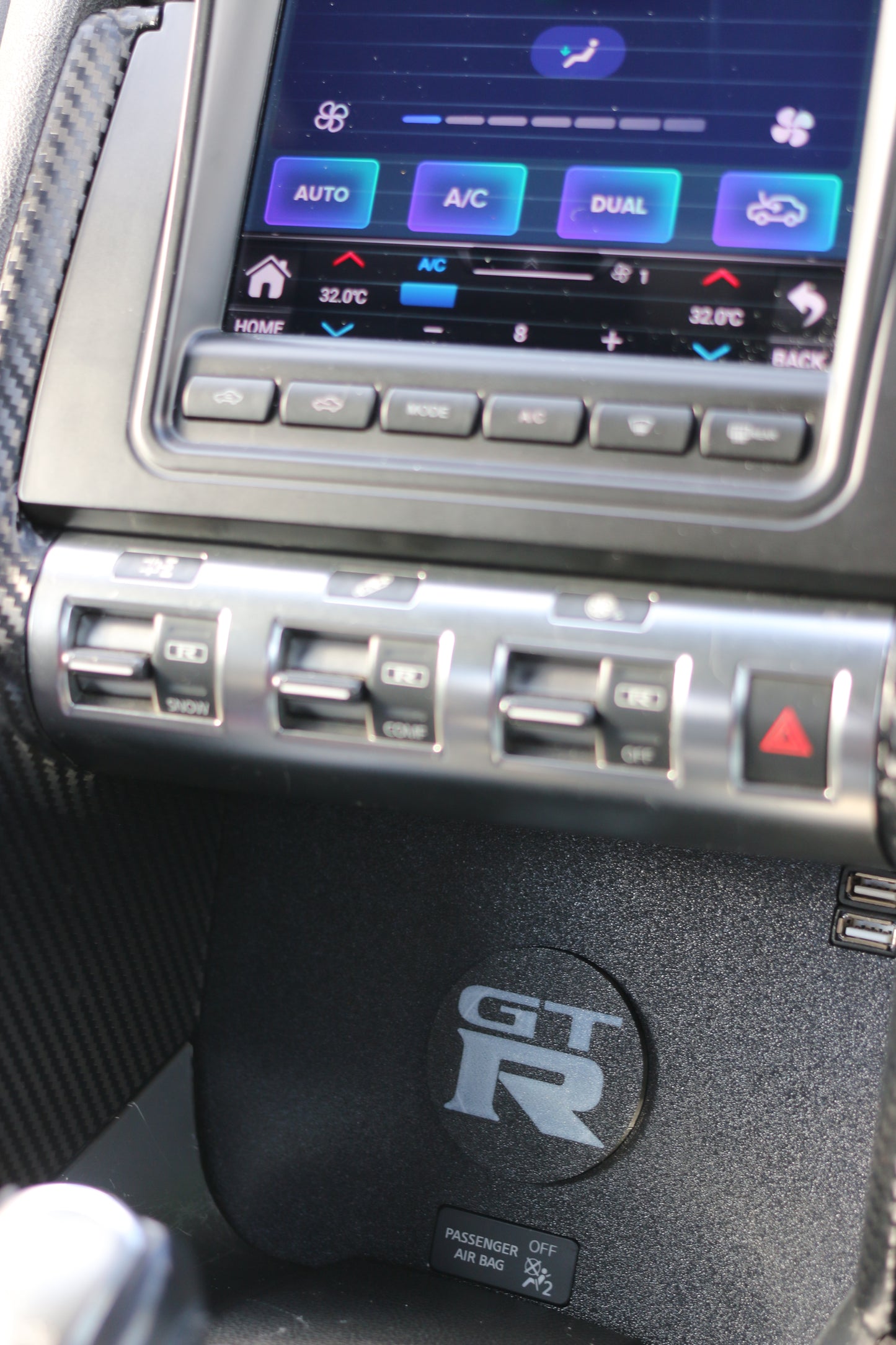 Nissan GTR CD Tray MagSafe Charger Phone Holder