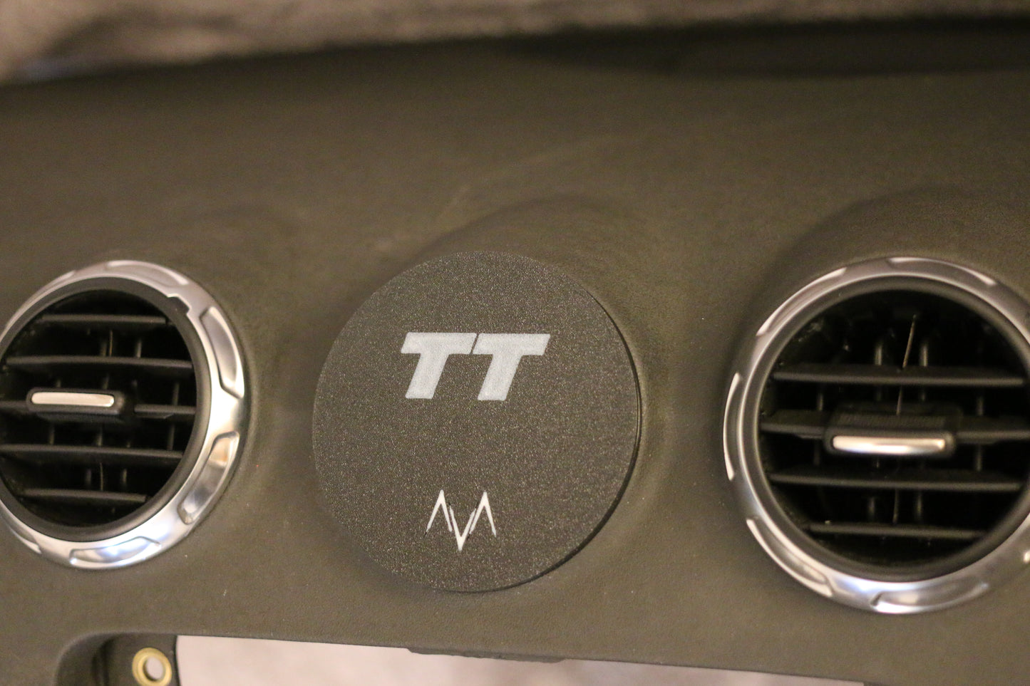 Audi TT MK2 MagSafe Charger Phone Holder