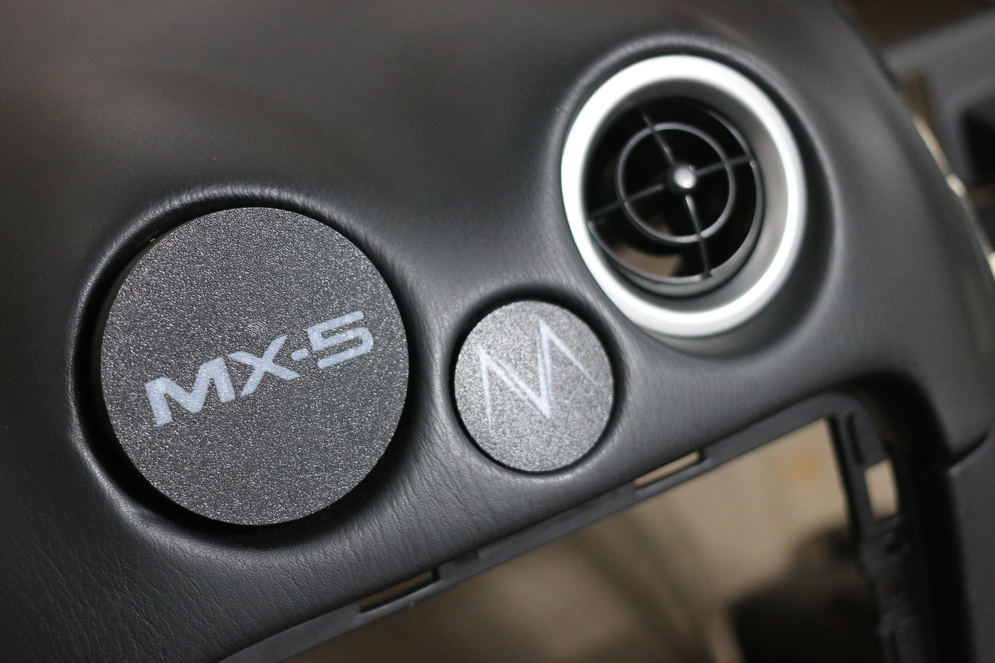 Mazda MX5 MK2 NB MagSafe Charger Phone Holder