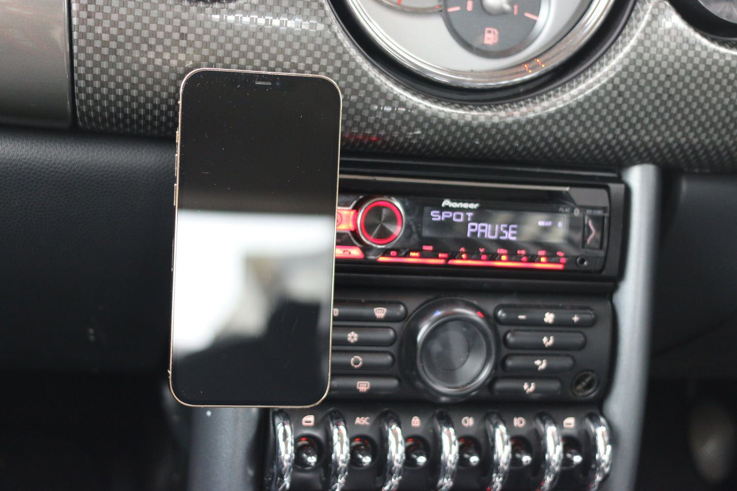 Mini Cooper R50 Lite MagSafe Charger Phone Holder