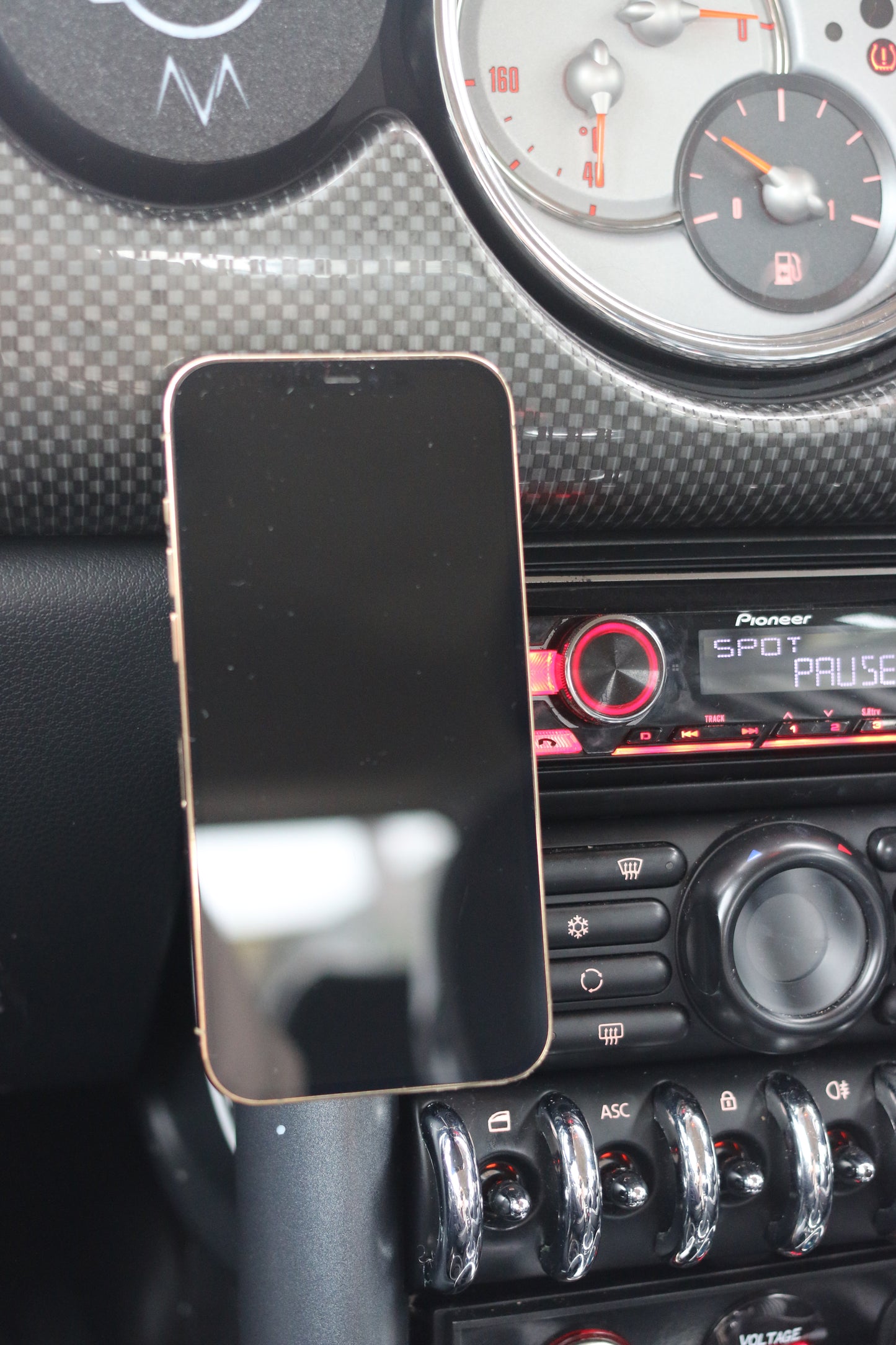 Mini Cooper R50 Lite MagSafe Charger Phone Holder