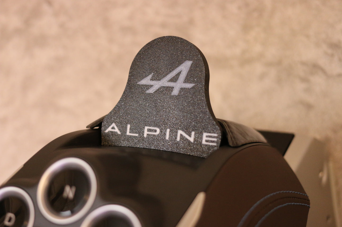 Alpine A110 Short MagSafe Charger Phone Holder