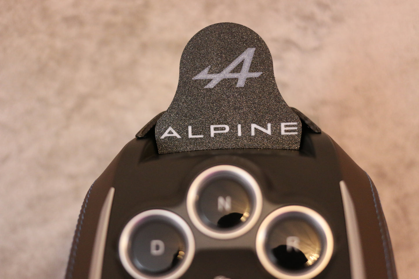 Alpine A110 Short MagSafe Charger Phone Holder